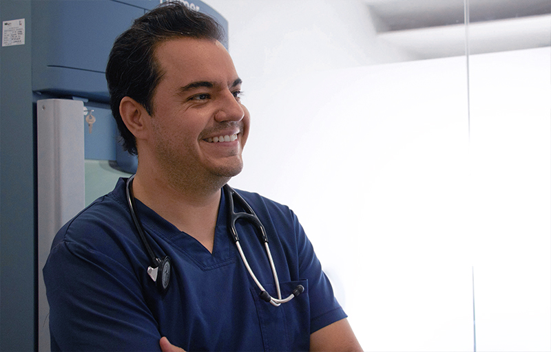 Dr. Juan Pablo Feregrino Arreola , Oncólogo